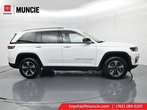 Used 2022 Jeep Grand Cherokee Limited 4xe AWD/4WD image 1