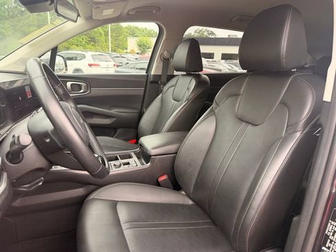 Certified 2024 Kia Sorento S FWD image 11