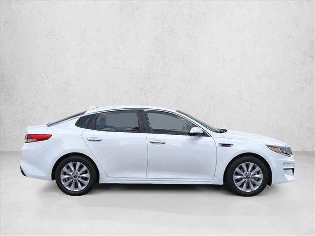 Used 2017 Kia Optima LX w/ Option Group 014 FWD image 8