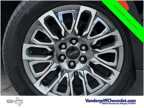 Used 2023 GMC Yukon XL Denali Ultimate AWD/4WD image 9