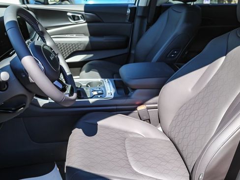 Certified 2026 Kia Carnival SX w/ SX Dark Edition Package FWD image 29