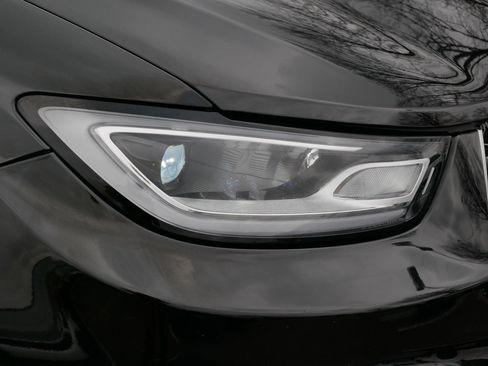 Used 2024 Chrysler Pacifica Touring-L FWD image 16