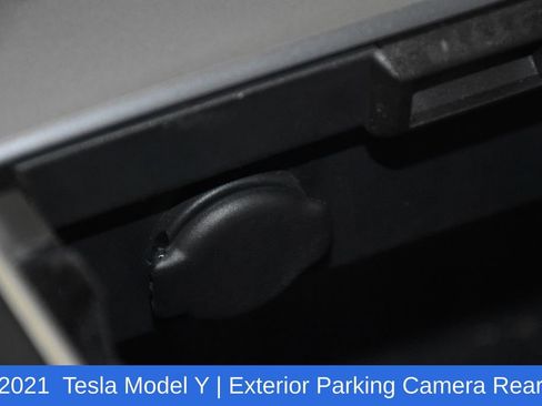 Used 2021 Tesla Model Y Long Range image 18