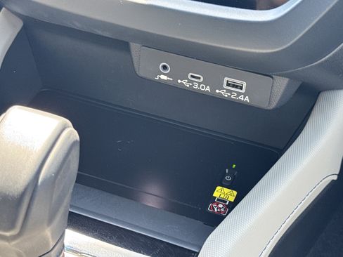 Used 2025 Subaru Forester Premium w/ Convenience Package #1 AWD/4WD image 9