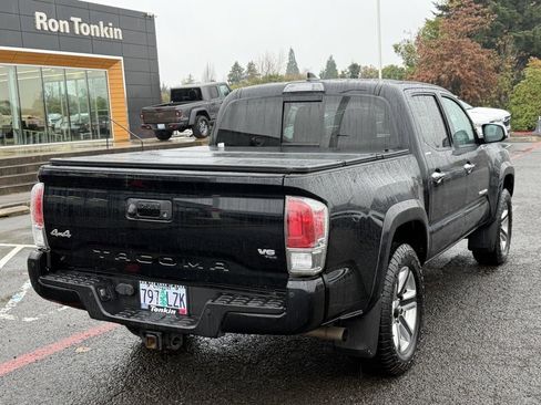 Used 2019 Toyota Tacoma Limited image 8