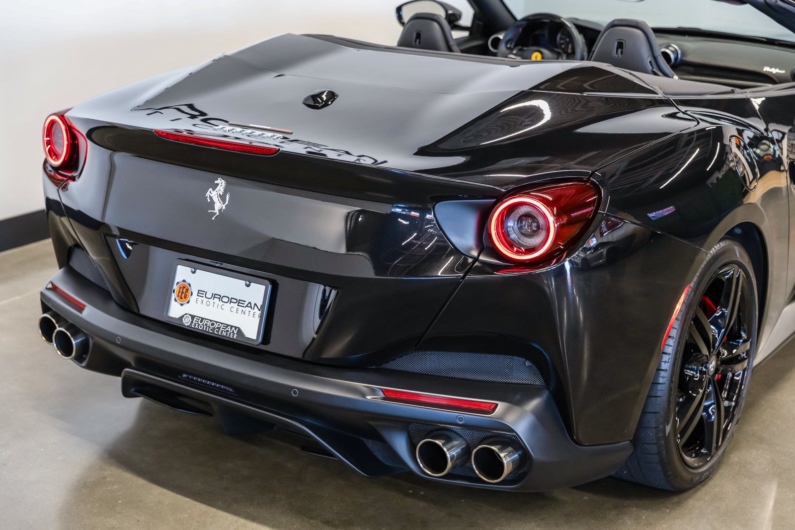 Used 2020 Ferrari Portofino RWD image 14
