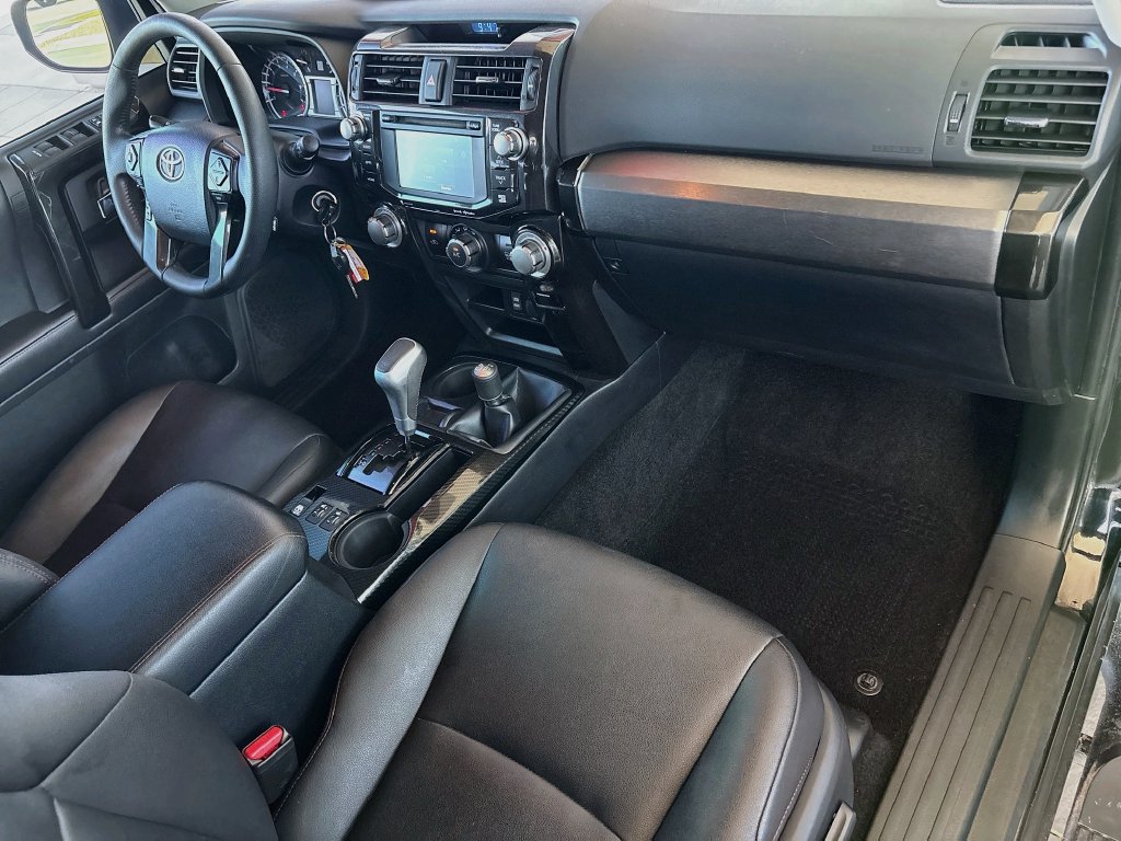 Used 2018 Toyota 4Runner TRD Off-Road Premium AWD/4WD image 17