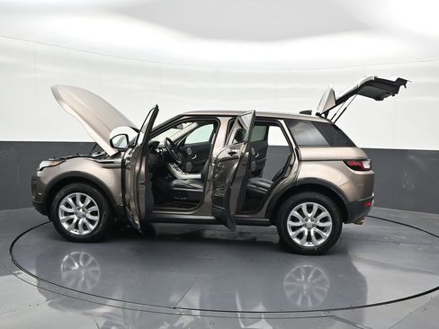 Used 2017 Land Rover Range Rover Evoque SE AWD/4WD image 32
