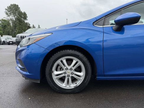 Used 2018 Chevrolet Cruze LT w/ LT Convenience Package FWD image 12