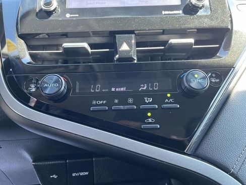 Used 2024 Toyota Camry SE w/ Convenience Package FWD image 18