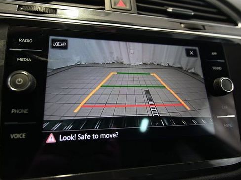 Used 2024 Volkswagen Tiguan SE R-Line image 6