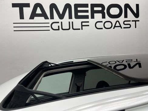 Used 2018 Volkswagen Tiguan SEL FWD image 18
