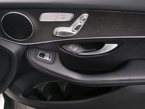 Used 2022 Mercedes-Benz GLC 300 4MATIC image 29