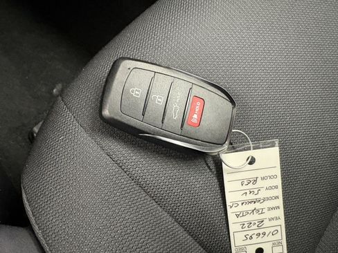 Used 2022 Toyota Corolla Cross LE w/ Moonroof Package FWD image 27