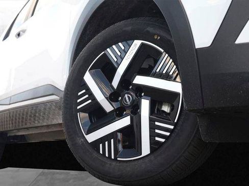 New 2026 Nissan Kicks SV w/ SV Premium Package FWD image 3