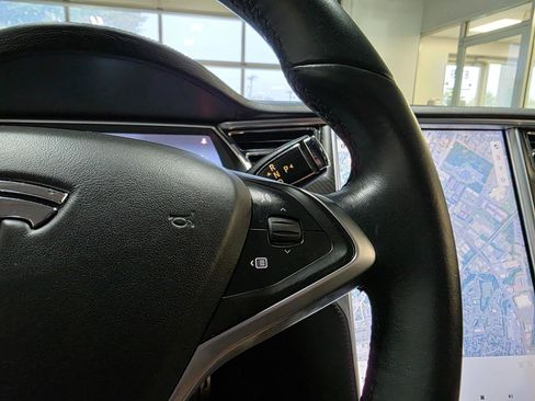 Used 2013 Tesla Model S Performance RWD image 31