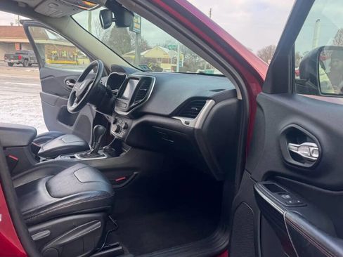 Used 2014 Jeep Cherokee Trailhawk w/ Comfort/Convenience Group image 16