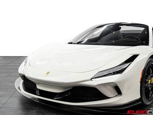 Used 2022 Ferrari F8 Tributo RWD image 16