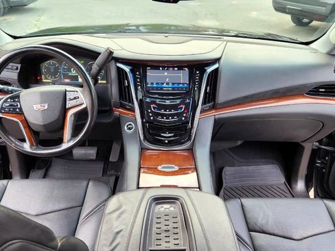 Used 2015 Cadillac Escalade ESV Luxury image 47