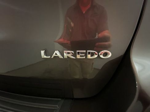 Used 2021 Jeep Grand Cherokee Laredo AWD/4WD image 25