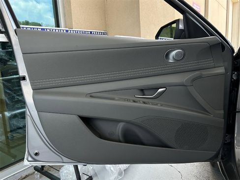 Used 2024 Hyundai Elantra SEL w/ Convenience Package image 22