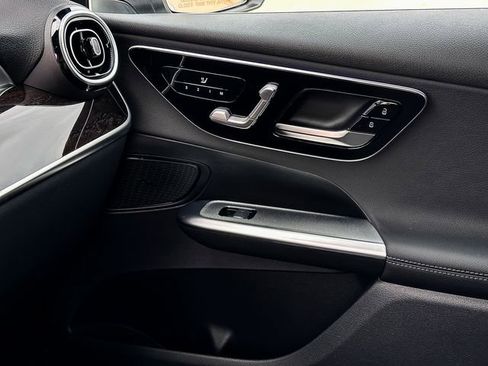 Certified 2025 Mercedes-Benz GLC 300 4MATIC image 19