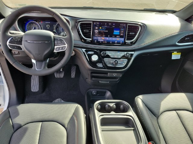 New 2027 Chrysler Pacifica Select FWD image 11
