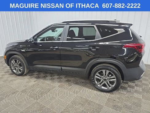 Used 2023 Kia Seltos S w/ Navigation Package AWD/4WD image 4