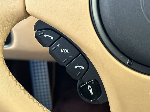 Used 2014 Aston Martin Vanquish Coupe image 26