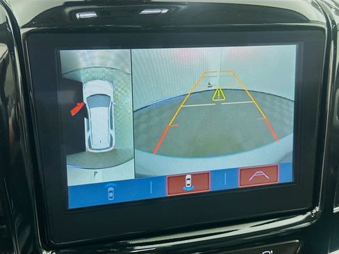 Used 2018 Chevrolet Traverse LT AWD/4WD image 23