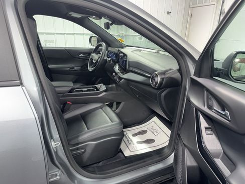 Used 2025 Chevrolet Equinox LT w/ Convenience Package II FWD image 10