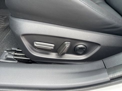 Used 2024 Toyota Prius Prime Premium image 23