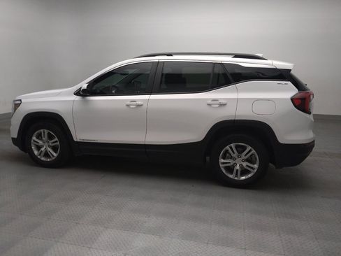 Used 2023 GMC Terrain SLE w/ Driver Convenience Package FWD image 3