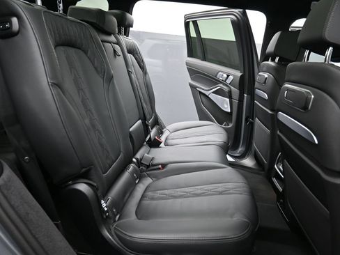 Used 2025 BMW X7 M60i w/ Executive Package AWD/4WD image 17