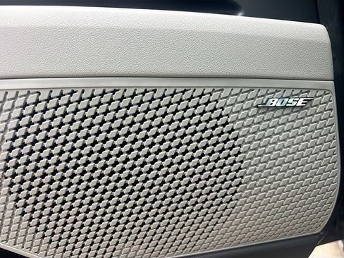 Used 2025 Hyundai Elantra Limited image 19