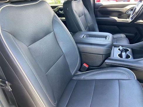 Used 2023 Chevrolet Suburban Premier AWD/4WD image 23