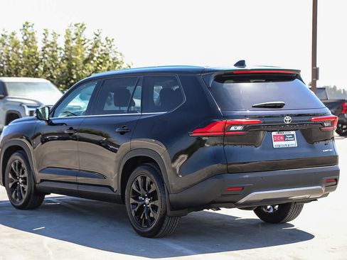 Certified 2024 Toyota Grand Highlander FWD image 8