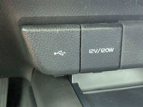 Used 2021 Toyota Camry SE image 21