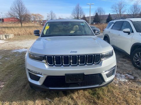 Used 2022 Jeep Grand Cherokee Limited image 2