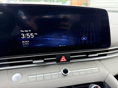 Used 2024 Hyundai Elantra SEL FWD image 17