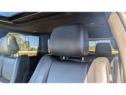 Used 2020 Jeep Grand Cherokee Laredo w/ Laredo X Package image 16