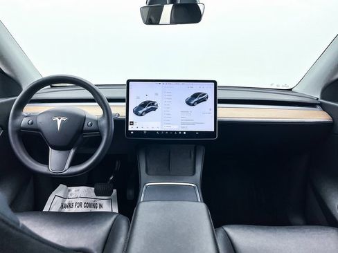 Used 2021 Tesla Model Y Long Range image 27
