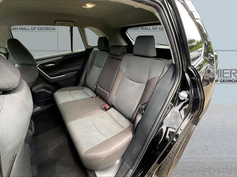 Used 2025 Toyota RAV4 XLE FWD image 24