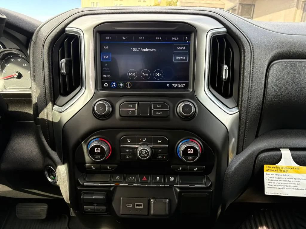Used 2021 Chevrolet Silverado 1500 LT w/ Bed Protection Package AWD/4WD image 11
