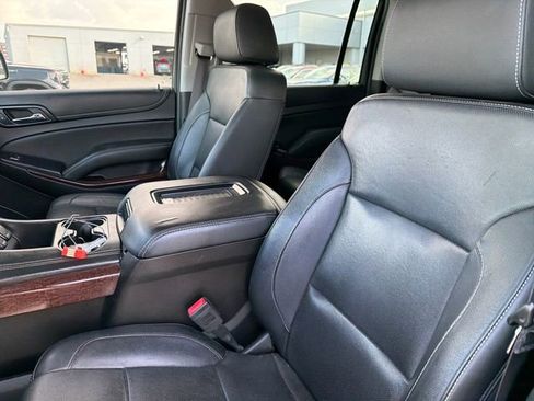 Used 2017 GMC Yukon XL SLT w/ Open Road Package AWD/4WD image 17