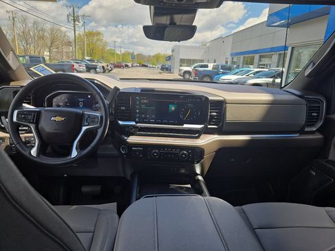 Certified 2025 Chevrolet Silverado 2500 LTZ w/ LTZ Premium Package AWD/4WD image 3