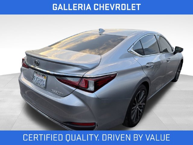Used 2024 Lexus ES 300h w/ Premium Package FWD image 3