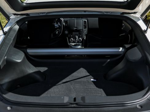 Used 2016 Nissan 370Z Coupe RWD image 21