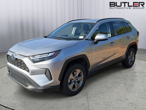 Used 2023 Toyota RAV4 XLE w/ Convenience Package AWD/4WD image 2