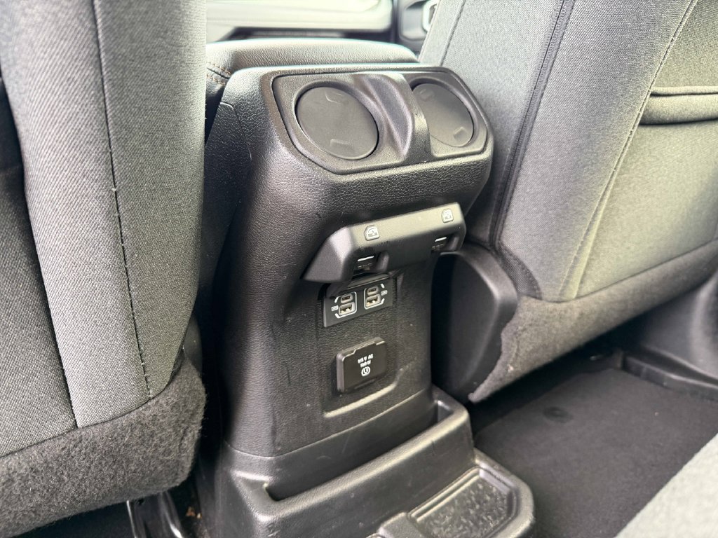 Used 2024 Jeep Wrangler Unlimited Sahara AWD/4WD image 21